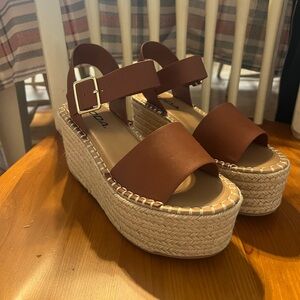 Brown platform espadrille sandals (Soda Brand) Size 5.5
